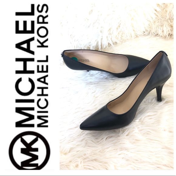 Michael Kors Shoes - NWOB 👠Michael Kors Leather Classic Pump | Size: 8
